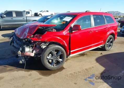 2018 Dodge Journey Crossroad z USA, uszkodzony, nr VIN 3C4PDCGG4JT475713
